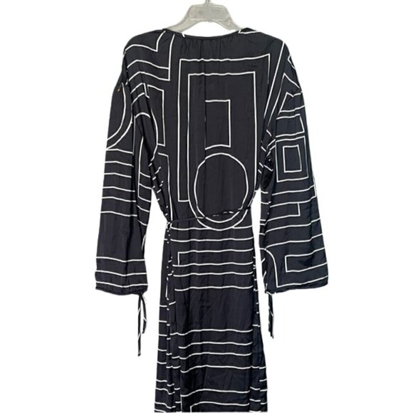 Zara Women's Geometric Button Down Long Black White Satin Robe Kimono Size Large - Picture 5 of 6